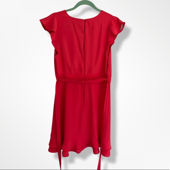 Coral Dress with flutter sleeve and hem. Size M - Picture 3 of 3